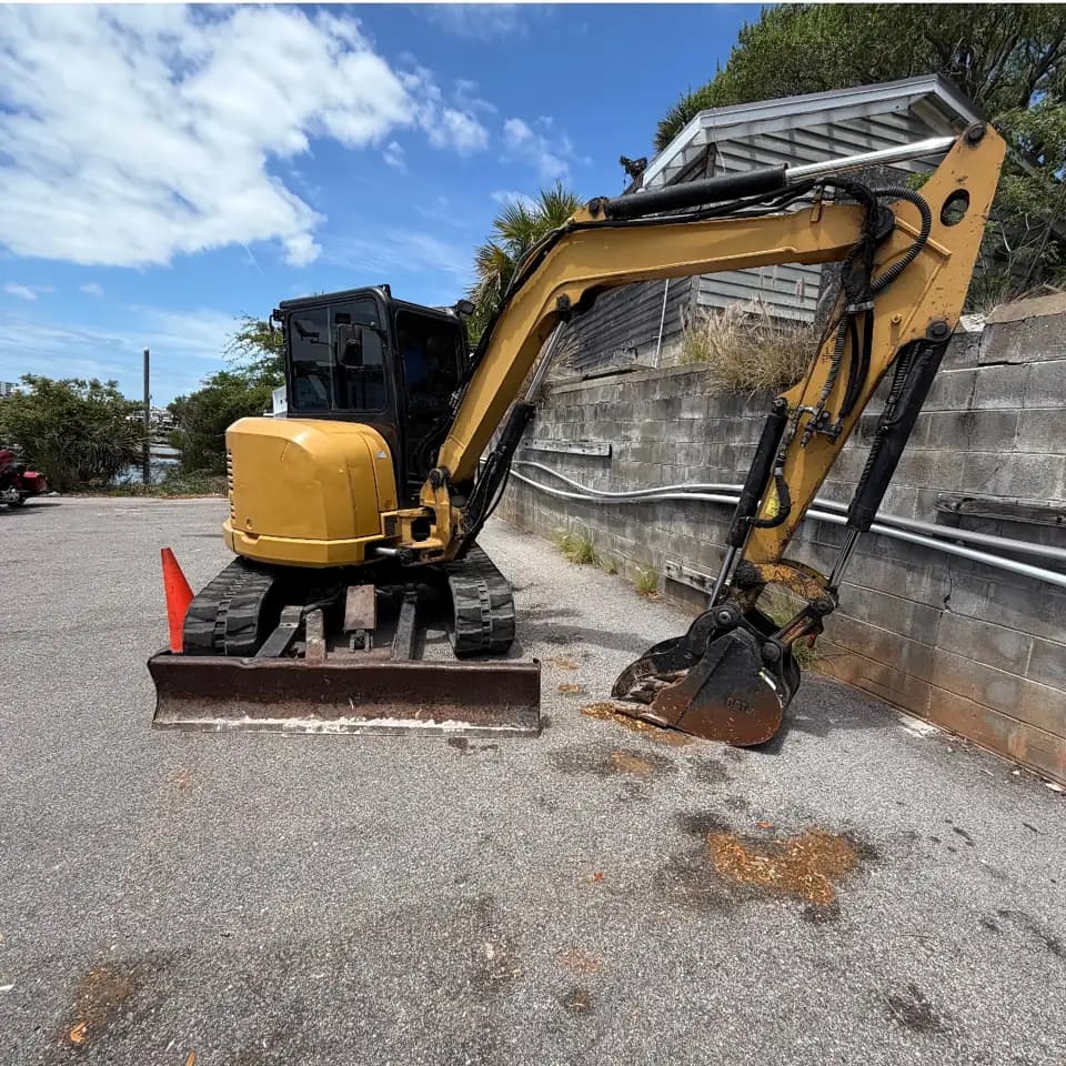 Cat 305E on the job
